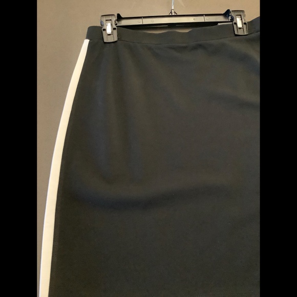 Mini skirt - Picture 4 of 9